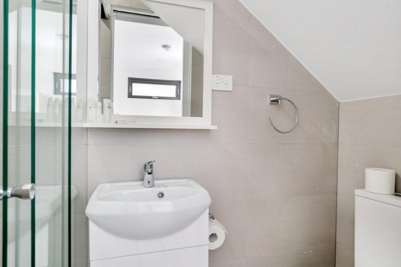 New Studio Apartment In Surry Hills Сидни Екстериор снимка